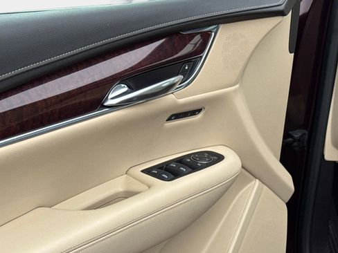 Used 2017 Cadillac XT5 Luxury image 20