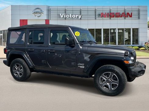 Used 2019 Jeep Wrangler Unlimited Sport AWD/4WD image 2