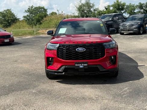 Used 2025 Ford Explorer ST-Line w/ Premium Package RWD image 2