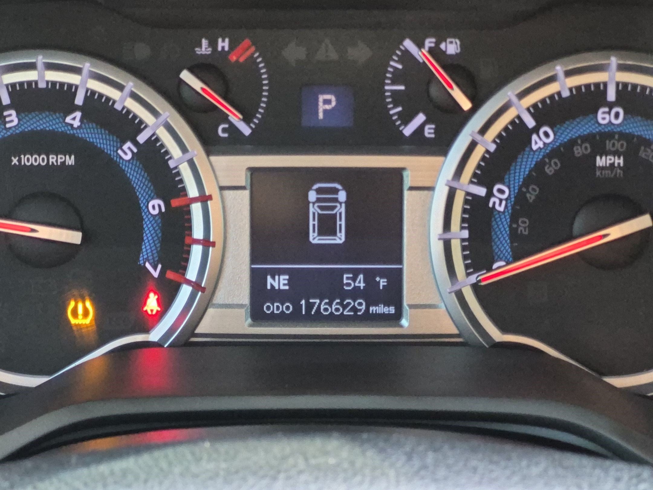 Used 2014 Toyota 4Runner Limited AWD/4WD image 24