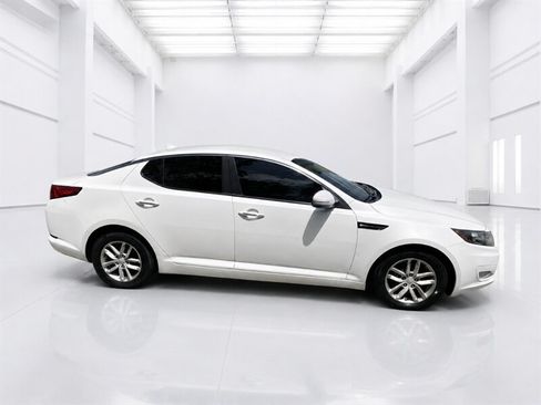 Used 2013 Kia Optima LX FWD image 2