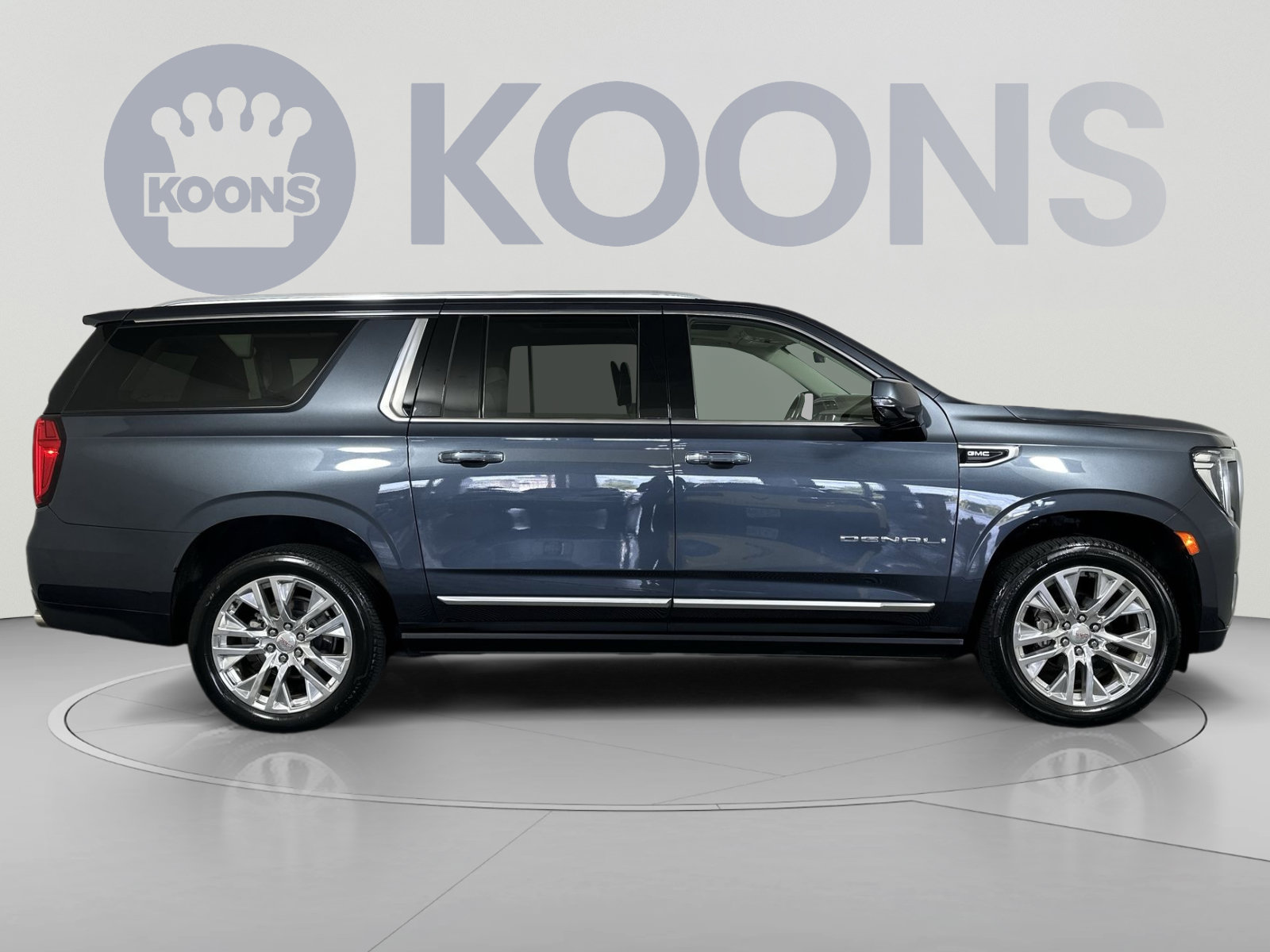 Used 2021 GMC Yukon XL Denali w/ Denali Premium Package AWD/4WD image 8