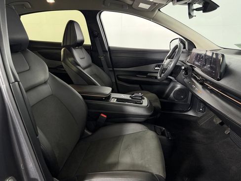 Used 2024 Nissan Ariya FWD image 31