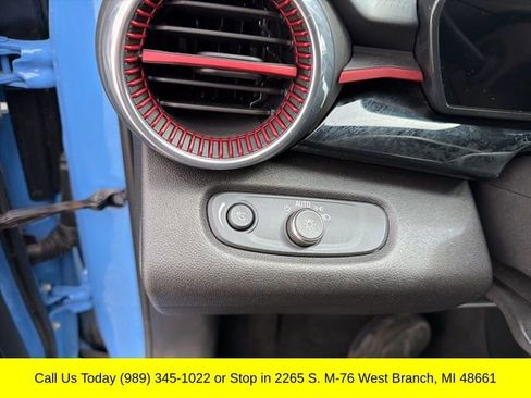 Used 2024 Chevrolet Trax RS w/ Sunroof Package image 25