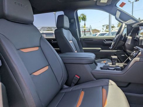 New 2026 GMC Sierra 1500 AT4 w/ AT4 Premium Package AWD/4WD image 18
