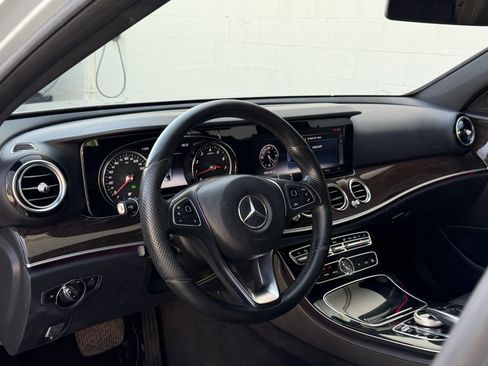 Used 2017 Mercedes-Benz E 300 4MATIC image 17