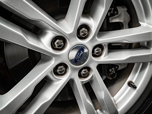 Used 2021 Ford Explorer XLT image 8