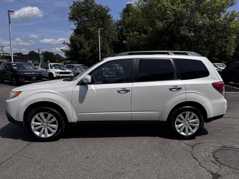 Used 2011 Subaru Forester 2.5X Limited AWD/4WD image 5