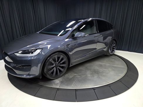 Used 2022 Tesla Model X Plaid image 10