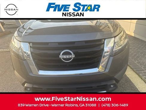 Used 2022 Nissan Pathfinder Platinum w/ Cargo Package FWD image 21