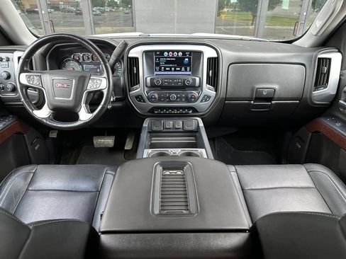 Used 2018 GMC Sierra 1500 SLT AWD/4WD image 9