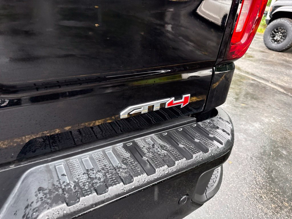 Used 2024 GMC Sierra 1500 AT4 w/ AT4 Preferred Package AWD/4WD image 17