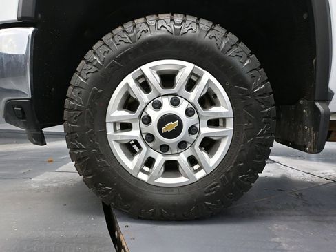 Used 2024 Chevrolet Silverado 2500 LT w/ Convenience Package AWD/4WD image 20