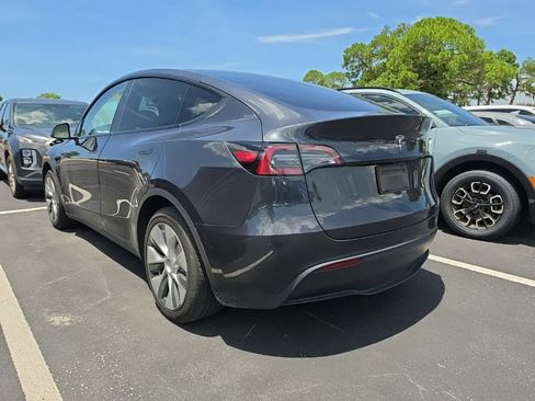 Used 2024 Tesla Model Y 2WD image 12