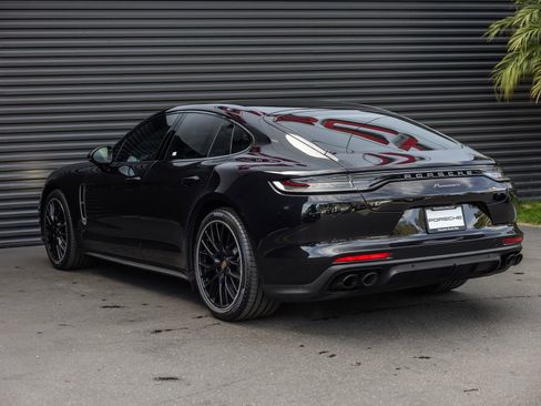 Certified 2023 Porsche Panamera Platinum Edition image 3