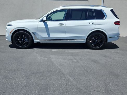 Used 2026 BMW X7 xDrive40i w/ Premium Package AWD/4WD image 4