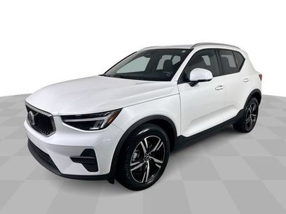 Used 2023 Volvo XC40 B5 Core