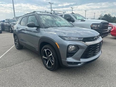 Used 2021 Chevrolet TrailBlazer RS w/ Technology Package AWD/4WD image 3