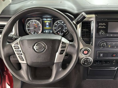 Used 2017 Nissan Titan SV image 9