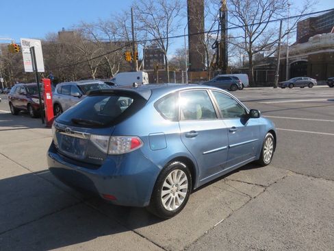 Used 2010 Subaru Impreza 2.5i Premium image 4