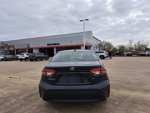 Used 2024 Toyota Corolla LE image 6
