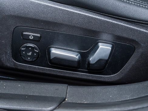 Used 2020 BMW 330i xDrive Sedan w/ Convenience Package image 18