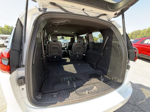 Used 2025 Chrysler Pacifica Select FWD image 28