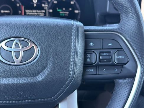 Used 2025 Toyota Tacoma TRD Off-Road image 19