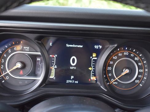 Used 2025 Jeep Wrangler Unlimited Rubicon AWD/4WD image 17