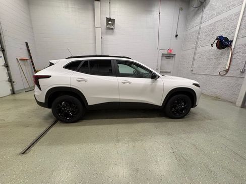 New 2026 Chevrolet Trax LT w/ Driver Confidence Package FWD image 3