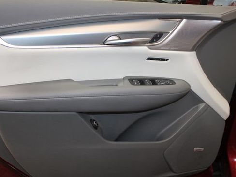 Certified 2024 Cadillac XT5 Premium Luxury AWD/4WD image 8
