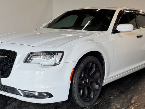 Used 2019 Chrysler 300 S RWD image 2