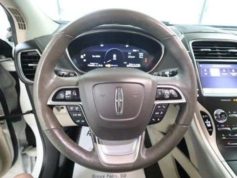 Used 2020 Lincoln Nautilus FWD image 18