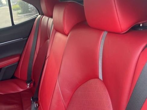 Used 2020 Toyota Camry XSE FWD image 9
