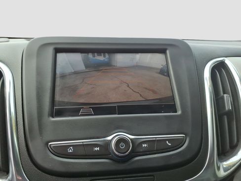 Used 2023 Chevrolet Equinox LS image 18