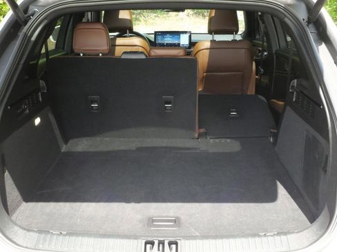 Used 2023 Lincoln Nautilus Reserve AWD/4WD image 30