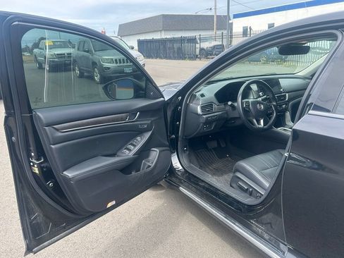 Used 2020 Honda Accord Touring image 10
