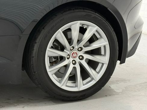 Used 2016 Jaguar F-TYPE Coupe RWD image 30