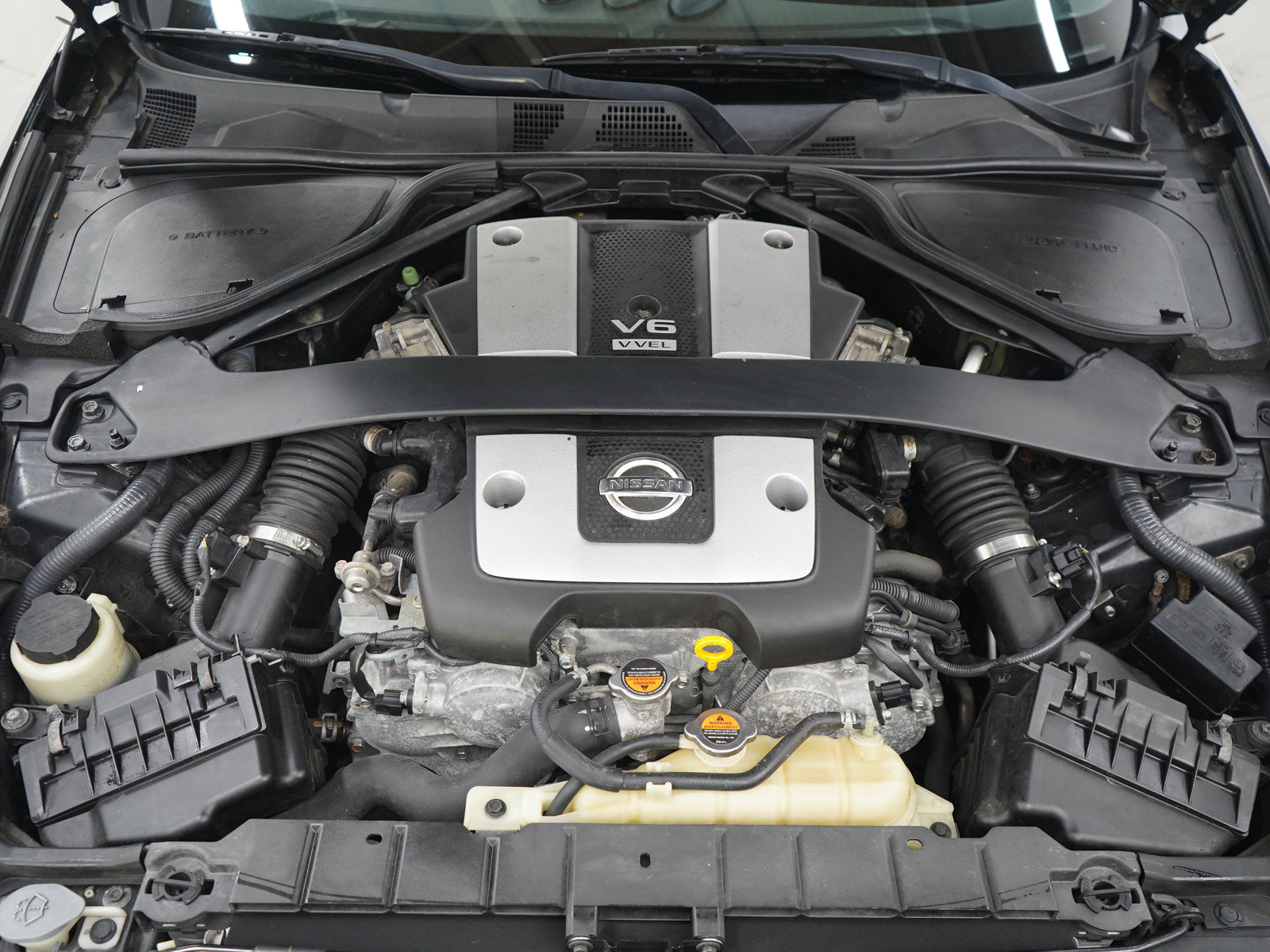 Used 2014 Nissan 370Z Touring w/ Sport Package RWD image 28