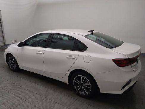 Used 2023 Kia Forte LXS FWD image 3
