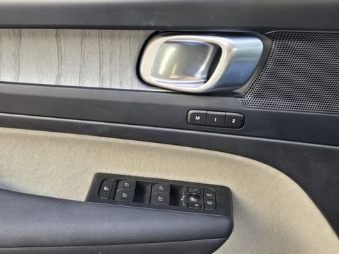 Certified 2023 Volvo XC40 B5 Plus w/ Driver Assist Package image 27