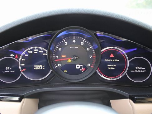 Used 2021 Porsche Cayenne image 16