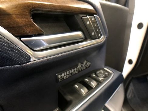 Used 2024 Chevrolet Silverado 1500 High Country w/ Technology Package image 12