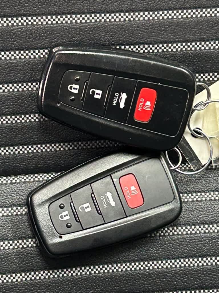 Used 2024 Toyota Camry SE w/ Convenience Package FWD image 19