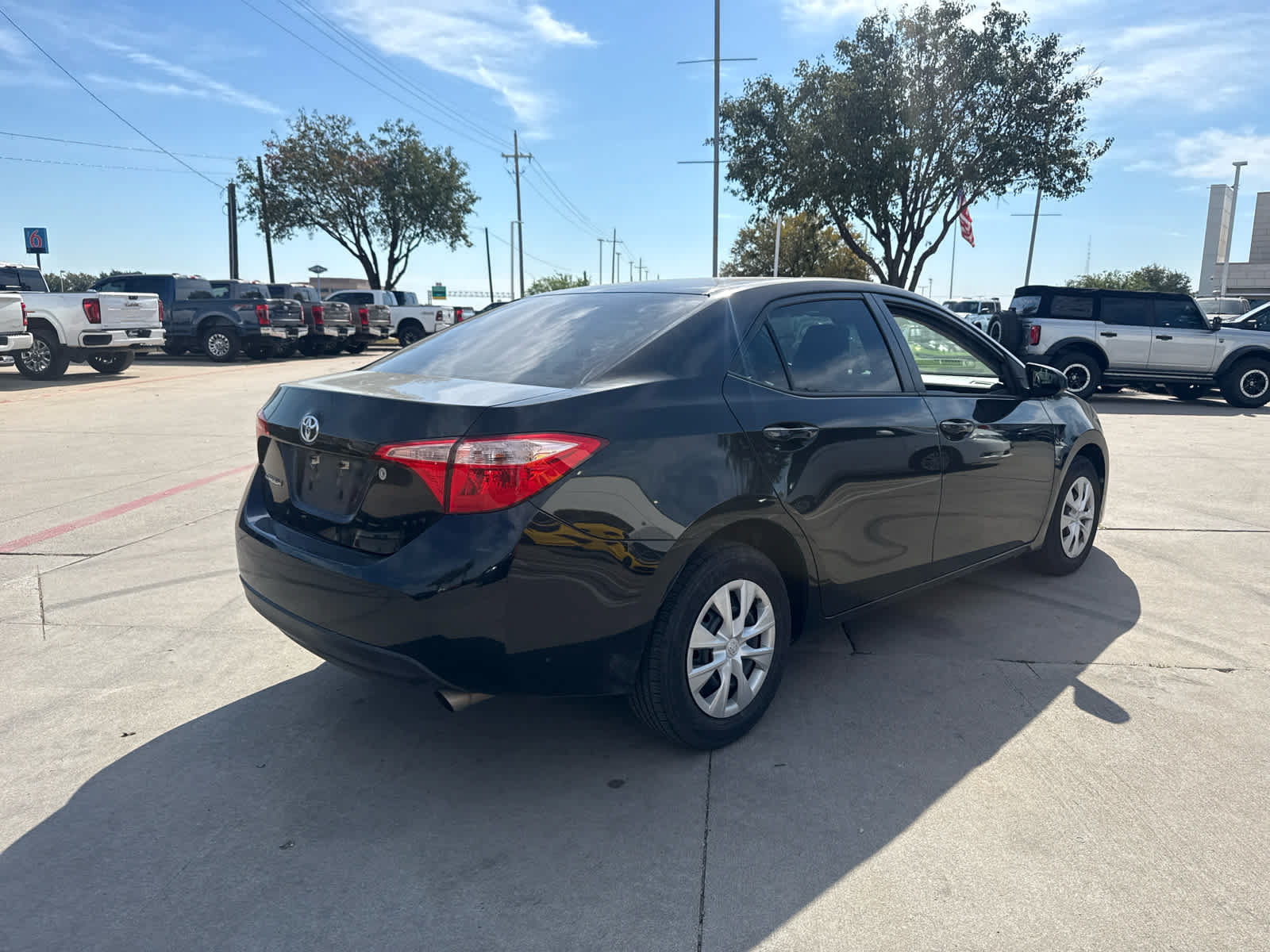 Used 2019 Toyota Corolla L FWD image 3
