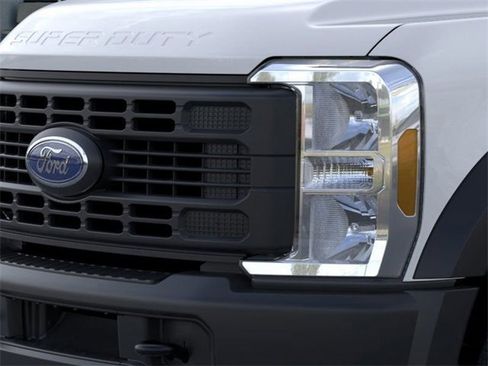 New 2026 Ford F550 4x4 Supercab Super Duty image 17