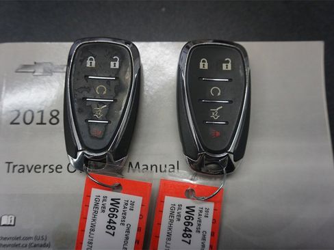 Used 2018 Chevrolet Traverse LT image 19