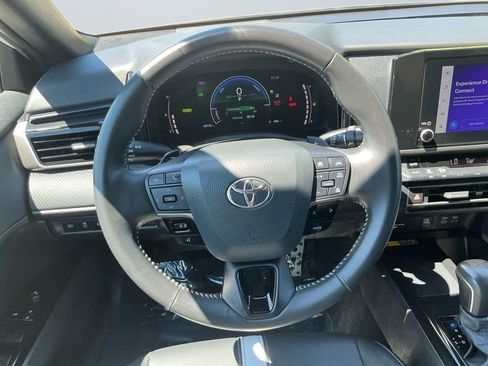 Certified 2025 Toyota Camry SE FWD image 14