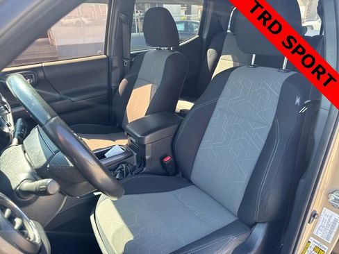 Used 2020 Toyota Tacoma TRD Sport w/ Technology Package image 10
