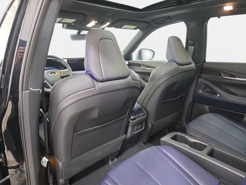Certified 2026 INFINITI QX60 Sport w/ Dark Cargo Package AWD/4WD image 10